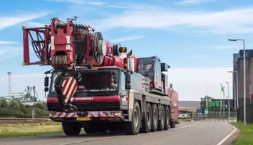 全球最富有吊裝公司 買吊車算什么？3000噸起重機我們自己做！