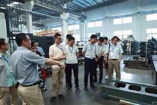 零距離體驗(yàn)智能制造，工廠(chǎng)看客團(tuán)紛紛為這家企業(yè)點(diǎn)贊